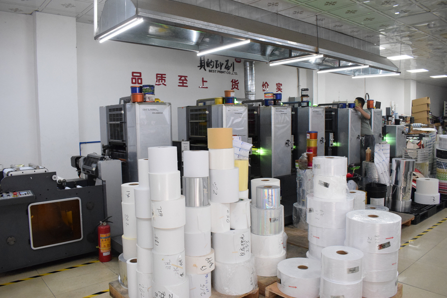 GUANGZHOU YM PACKAGE PRODUCTS CO.,LTD. linia produkcyjna producenta