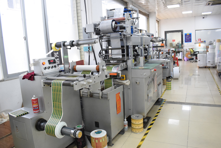 GUANGZHOU YM PACKAGE PRODUCTS CO.,LTD. linia produkcyjna producenta