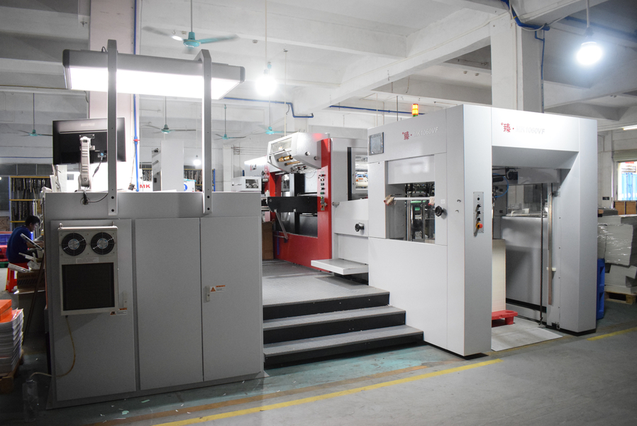 GUANGZHOU YM PACKAGE PRODUCTS CO.,LTD. linia produkcyjna producenta