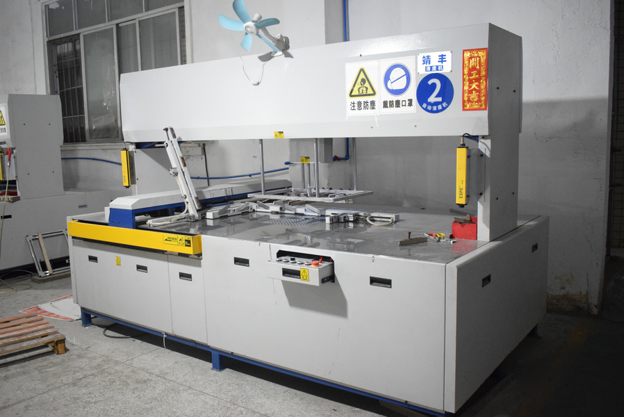 GUANGZHOU YM PACKAGE PRODUCTS CO.,LTD. linia produkcyjna producenta