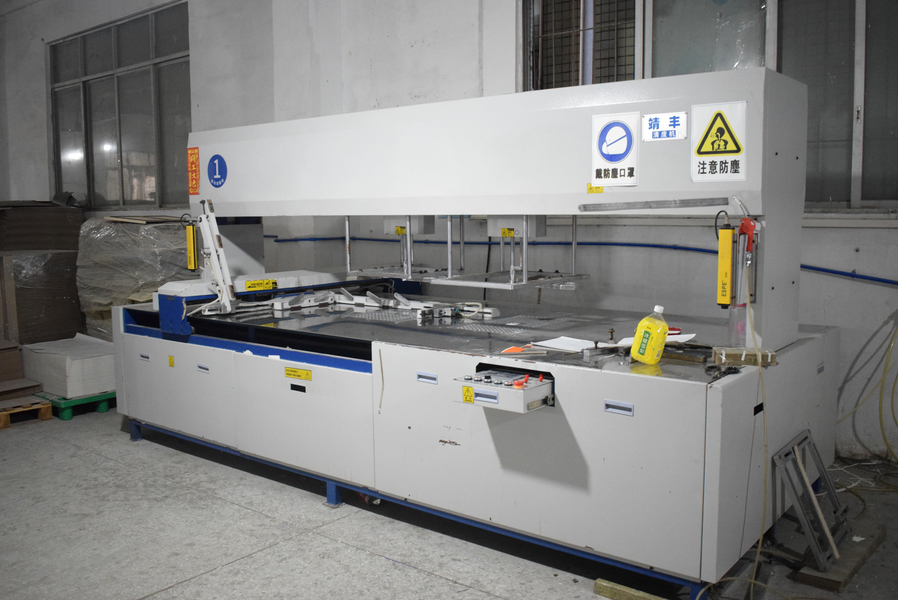 GUANGZHOU YM PACKAGE PRODUCTS CO.,LTD. linia produkcyjna producenta