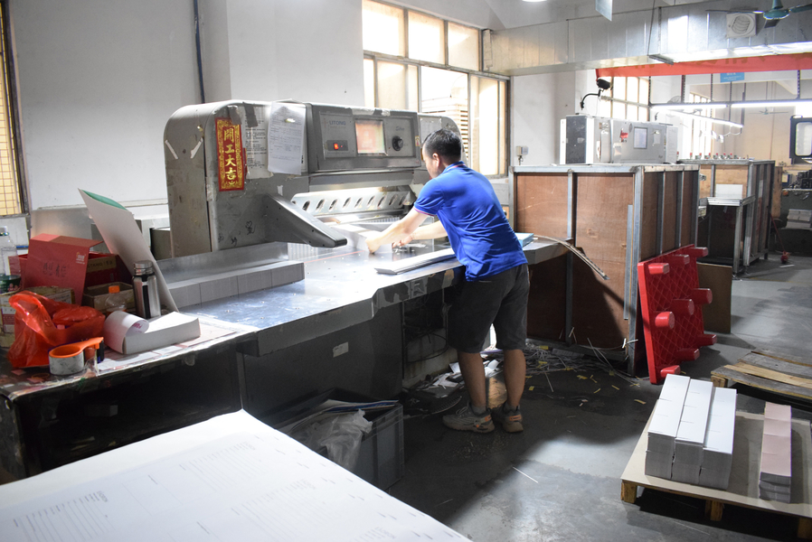 GUANGZHOU YM PACKAGE PRODUCTS CO.,LTD. linia produkcyjna producenta