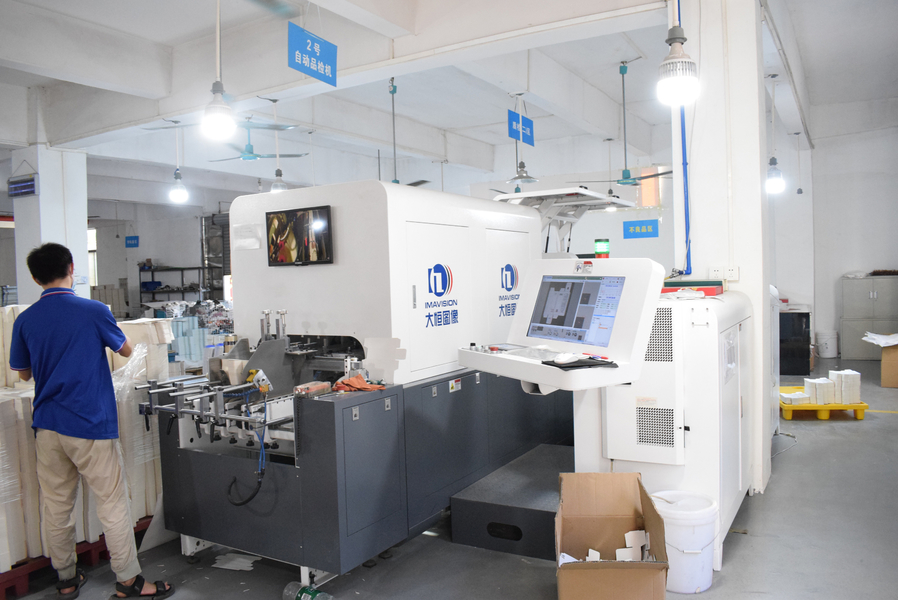 GUANGZHOU YM PACKAGE PRODUCTS CO.,LTD. linia produkcyjna producenta