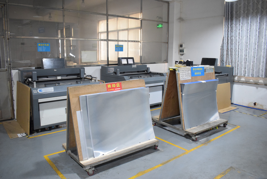 GUANGZHOU YM PACKAGE PRODUCTS CO.,LTD. linia produkcyjna producenta